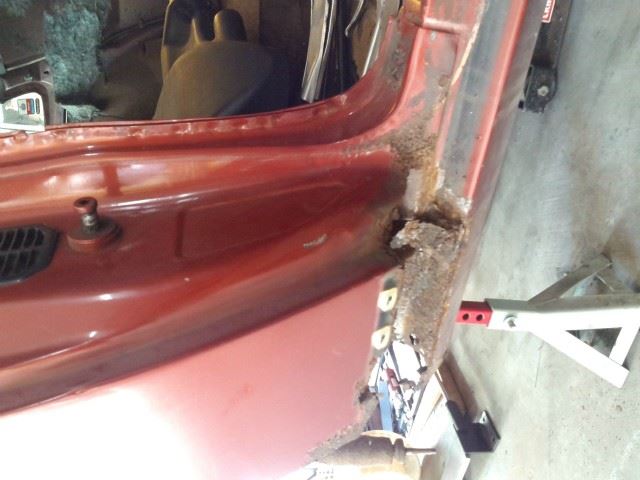 Small section of the door jamb skin will need some rust repair too.