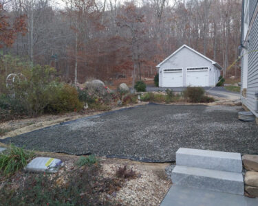 Paradise Patio get geotextile & some 3/4" crushed stone